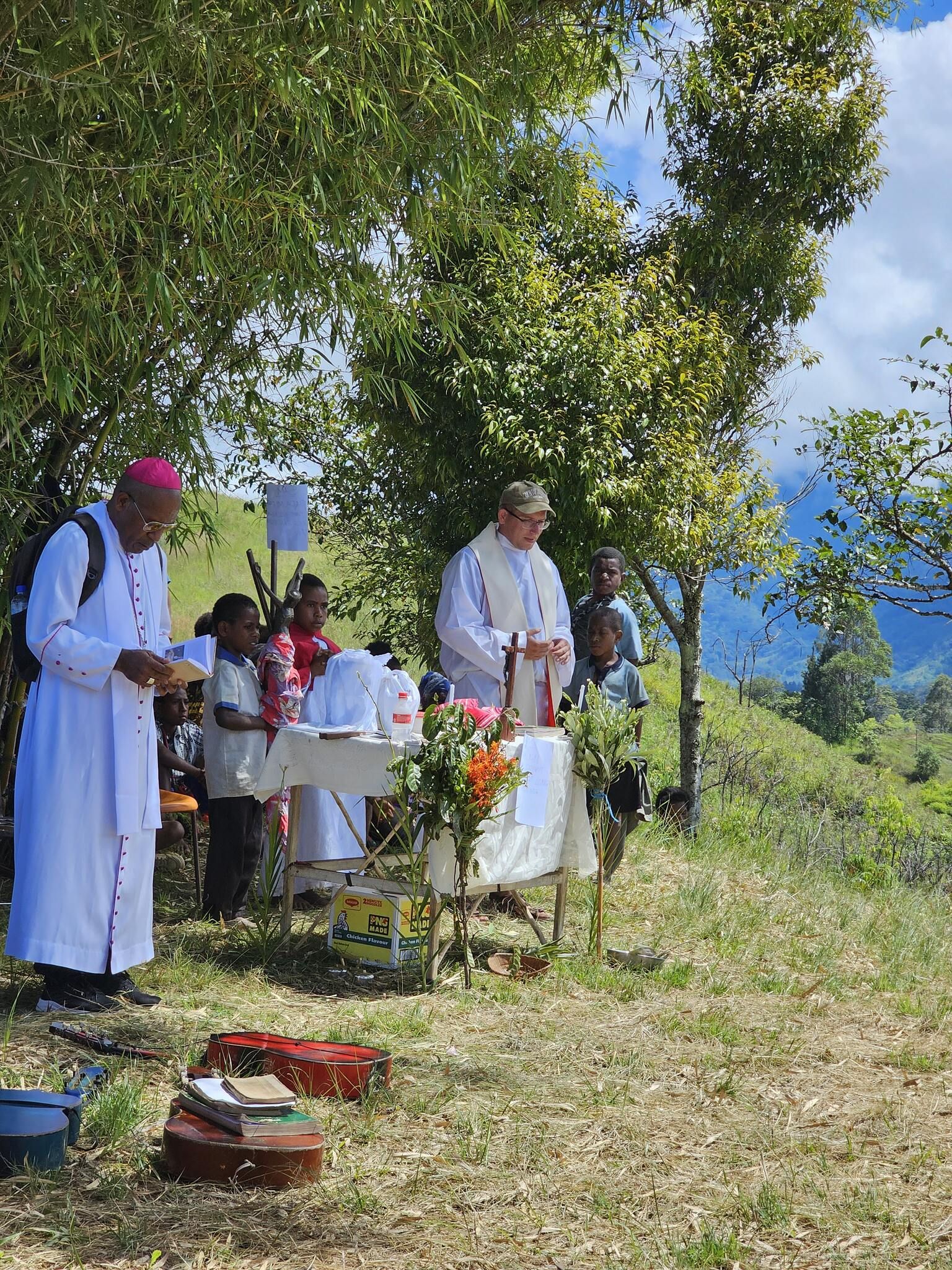 Wielkanoc w Papui-Nowej Gwinei – Relacja ks. Łukasza Hołuba z misji w Kerowagi